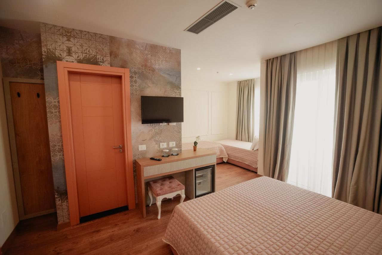 Martiness Hotel Durres Exterior photo